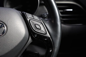 Внедорожник Toyota C-HR 2018 года, 2139000 рублей, Новосибирск