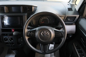Минивэн Toyota Roomy 2019 года, 1099000 рублей, Омск