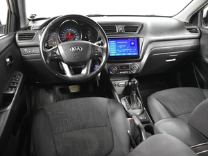 Седан Kia Rio 2014 года, 819100 рублей, Казань