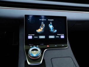 Седан Voyah Passion 2023 года, 3949050 рублей, Москва