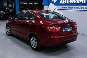Хетчбэк Kia Rio 2013 года, 908000 рублей, Солонцы