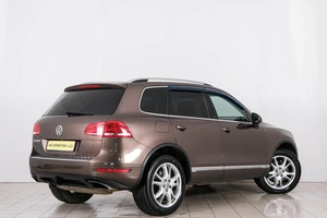 Внедорожник Volkswagen Touareg 2013 года, 1889000 рублей, Красноярск
