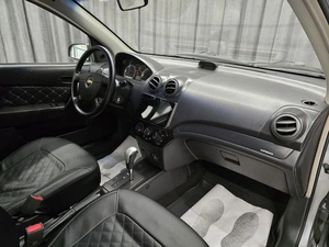 Седан Chevrolet Aveo 2010 года, 549000 рублей, Красноярск