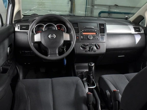 Седан Nissan Tiida 2013 года, 674000 рублей, Воронеж