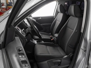 Внедорожник Volkswagen Tiguan 2011 года, 979000 рублей, Тюмень