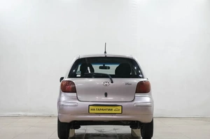 Хетчбэк Toyota Vitz 2003 года, 349000 рублей, Новокузнецк