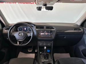 Внедорожник Volkswagen Tiguan 2018 года, 2800000 рублей, Смоленск