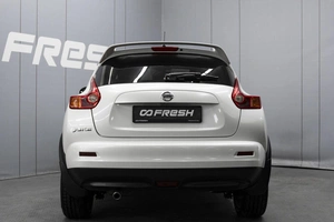 Внедорожник Nissan Juke 2013 года, 1090000 рублей, Омск