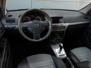 Хетчбэк Opel Astra 2004 года, 345000 рублей, Краснодар