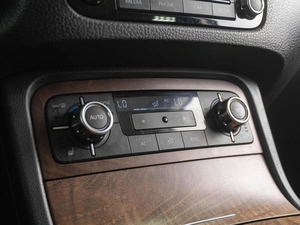 Внедорожник Volkswagen Touareg 2012 года, 1849000 рублей, Тюмень