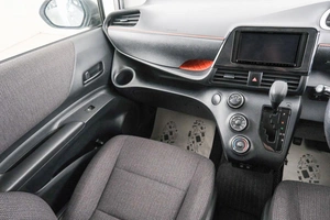 Минивэн Toyota Sienta 2019 года, 1329000 рублей, Красноярск