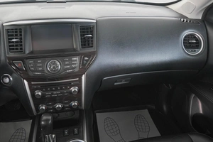 Внедорожник Nissan Pathfinder 2015 года, 2299000 рублей, Кемерово