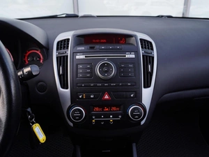 Универсал Kia Ceed 2010 года, 950000 рублей, Тверь