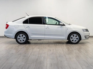 Лифтбек Skoda Rapid 2015 года, 1029000 рублей, Саратов