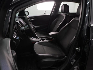 Седан Opel Astra 2012 года, 839000 рублей, Воронеж