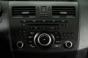 Хетчбэк Mazda 3 2013 года, 1049000 рублей, Сургут