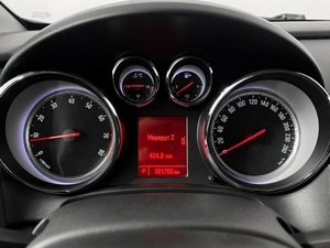 Седан Opel Astra 2013 года, 899900 рублей, Казань