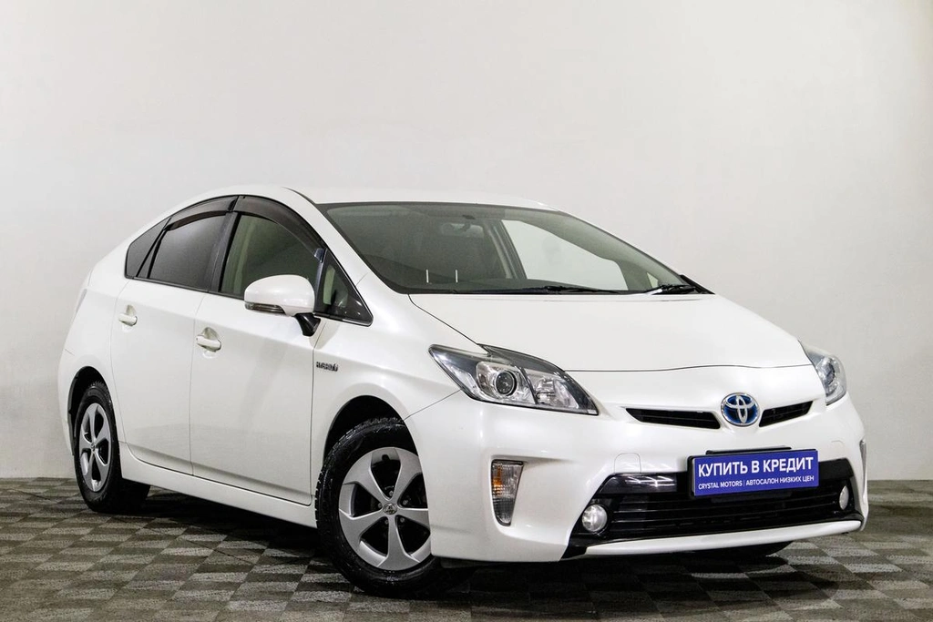 Лифтбек Toyota Prius 2015 года, 1549000 рублей, Сургут