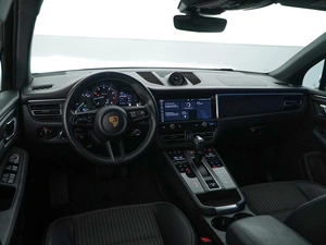 Внедорожник Porsche Macan 2023 года, 8248505 рублей, Москва