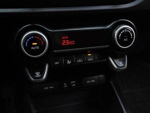 Хетчбэк Kia Rio X-Line 2019 года, 1487000 рублей, Нижний Новгород