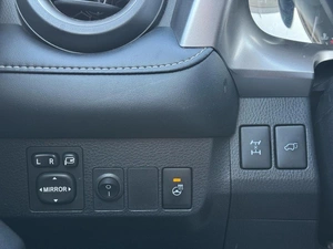 Внедорожник Toyota RAV4 2018 года, 2550000 рублей, Ижевск