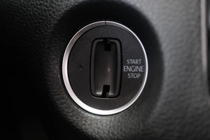 Внедорожник Volkswagen Touareg 2014 года, 2349000 рублей, Омск