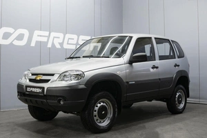 Внедорожник Chevrolet Niva 2012 года, 550000 рублей, Омск