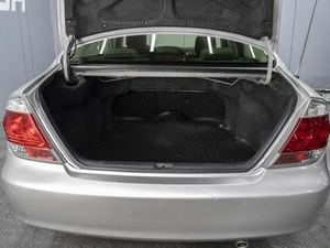Седан Toyota Camry 2005 года, 780000 рублей, Омск