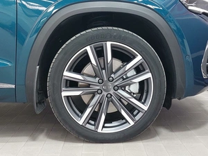 Внедорожник Geely Monjaro 2023 года, 2849000 рублей, Барнаул