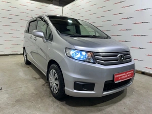 Минивэн Honda Freed 2010 года, 995000 рублей, Красноярск