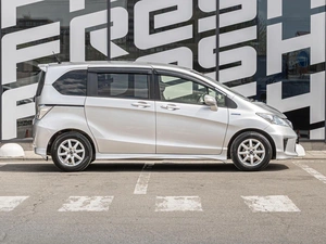 Минивэн Honda Freed 2012 года, 1140000 рублей, Краснодар