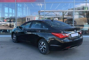 Седан Hyundai Sonata 2010 года, 1075000 рублей, Солонцы