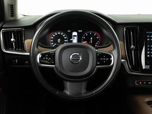 Седан Volvo S90 2019 года, 2699050 рублей, Москва