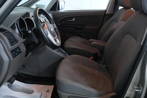 Минивэн Kia Venga 2012 года, 859000 рублей, Омск