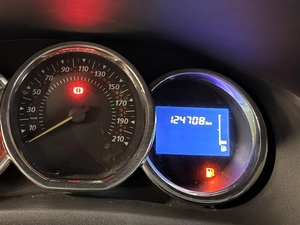 Хэтчбек Renault Sandero 2016 года, 1020000 рублей, Орёл