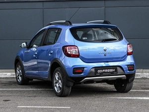 Хетчбэк Renault Sandero 2015 года, 774000 рублей, Кирилловка