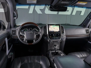 Внедорожник Toyota Land Cruiser 2020 года, 8299000 рублей, Сургут