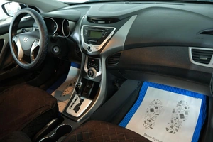 Седан Hyundai Elantra 2011 года, 1029000 рублей, Омск