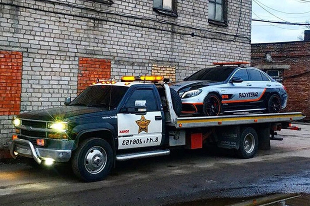 Эвакуатор. Услуги эвакуатора. Эвакуатор 1500 рублей, Красноярск