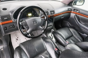 Седан Toyota Avensis 2008 года, 899000 рублей, Красноярск