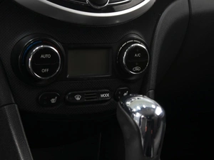 Хетчбэк Hyundai Solaris 2013 года, 915777 рублей, Омск