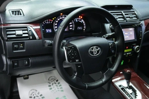 Седан Toyota Camry 2013 года, 1698000 рублей, Солонцы