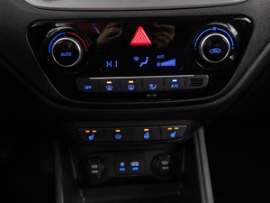 Седан Hyundai Solaris 2018 года, 1396444 рублей, Москва