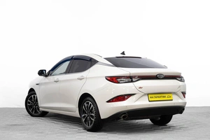 Лифтбек JAC J7 2023 года, 1699000 рублей, Барнаул