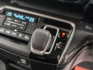Минивэн Honda Stepwgn Spada 2017 года, 2400000 рублей, Красноярск