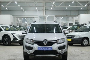Хетчбэк Renault Sandero Stepway 2017 года, 1039000 рублей, Омск