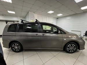 Минивэн Toyota Isis 2014 года, 1315000 рублей, Ачинск