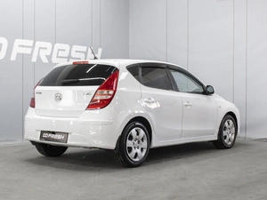 Хетчбэк Hyundai i30 2010 года, 730000 рублей, Омск