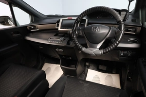 Минивэн Honda Freed 2011 года, 1199000 рублей, Новосибирск