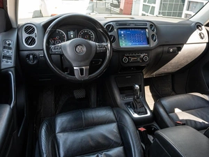 Внедорожник Volkswagen Tiguan 2011 года, 1395000 рублей, Краснодар